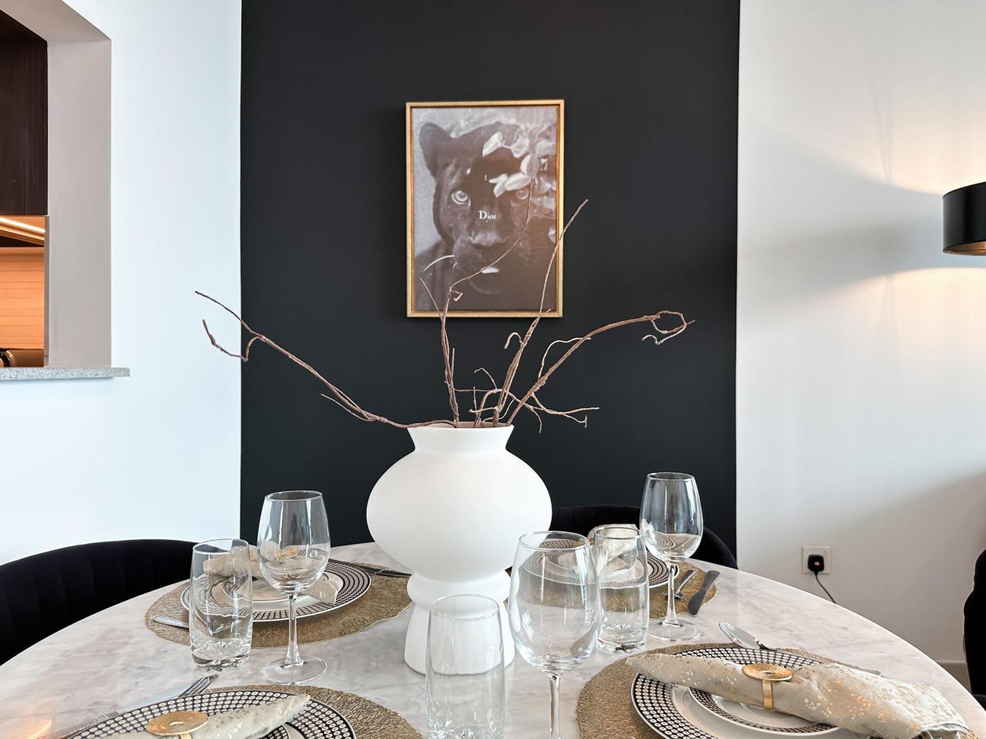 Stylish 2 Bedroom Dior-Inspired Apartment Connected To Dubai Mall 外观 照片